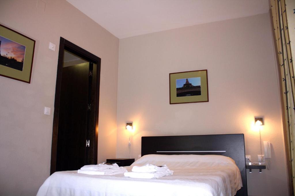 Hostal Carlos I La Linea de la Concepcion Bilik gambar