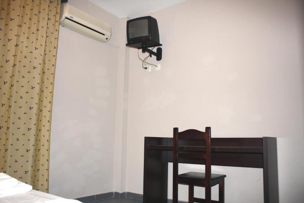 Hostal Carlos I La Linea de la Concepcion Bilik gambar