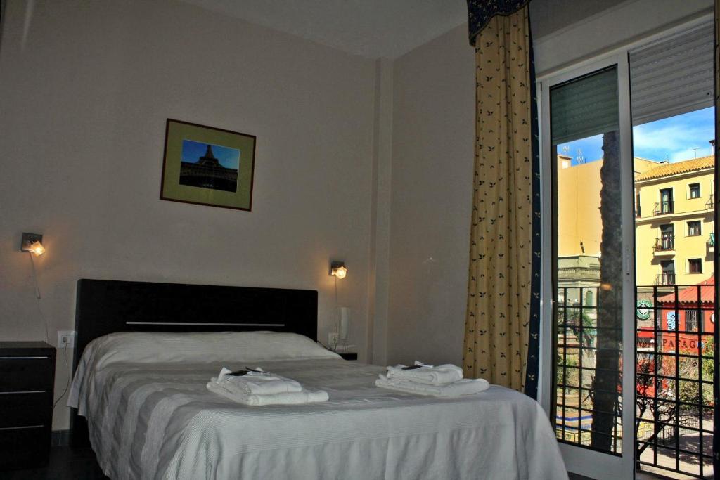 Hostal Carlos I La Linea de la Concepcion Bilik gambar
